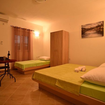 Apartmani Mihovic - Jaz Будва Екстер'єр фото