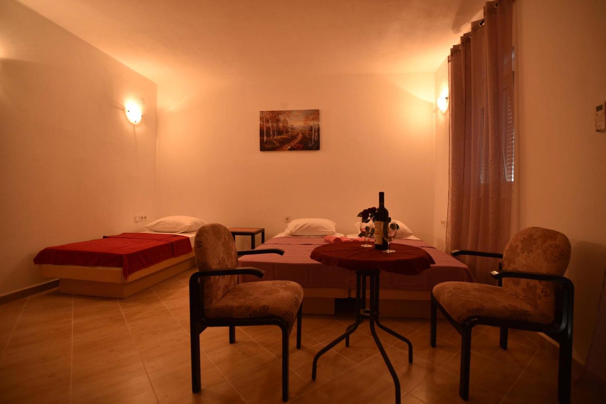 Apartmani Mihovic - Jaz Будва Екстер'єр фото