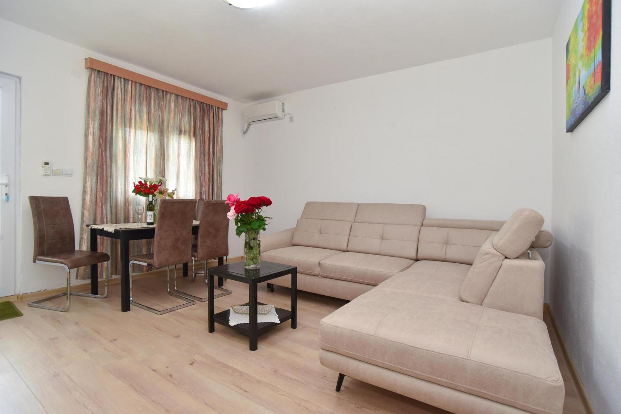 Apartmani Mihovic - Jaz Будва Екстер'єр фото