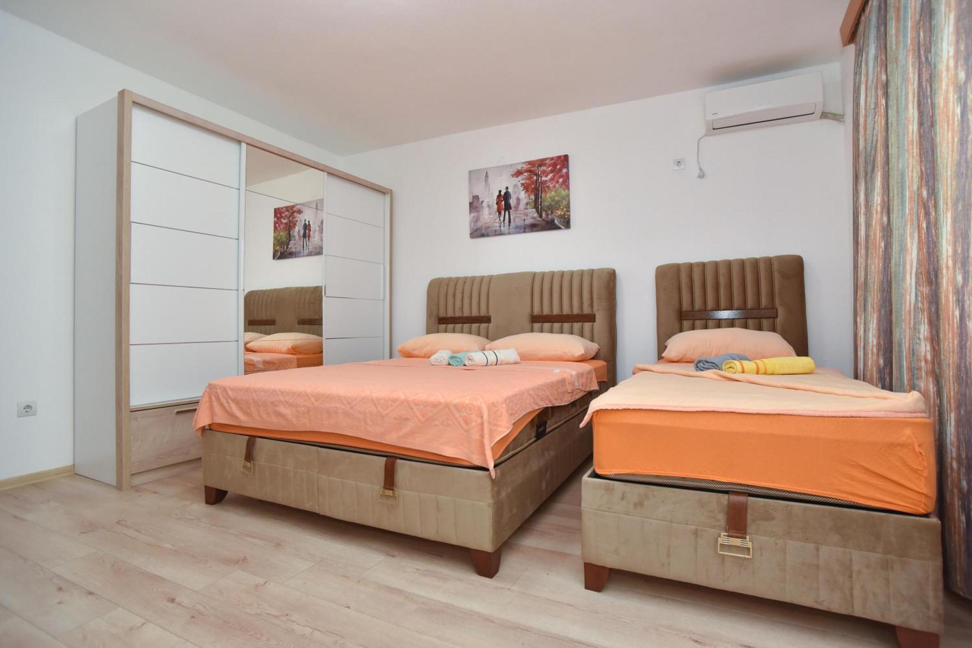 Apartmani Mihovic - Jaz Будва Екстер'єр фото